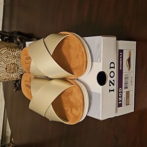 IZOD Women's Alyssa Gold Crisscross Strap Slide Slip On Sandals size 8